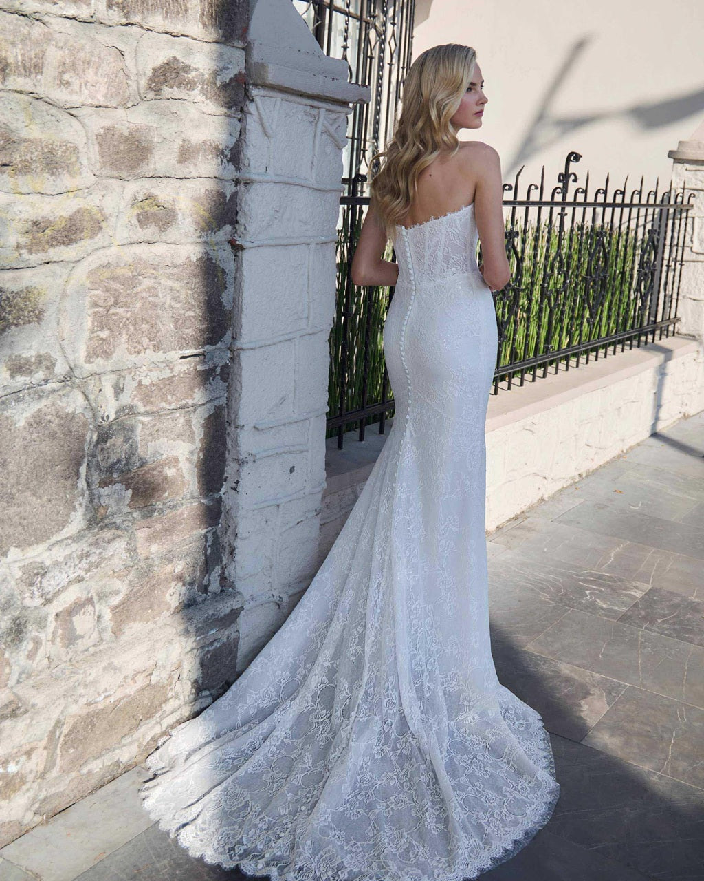 Avessa Wedding Dress