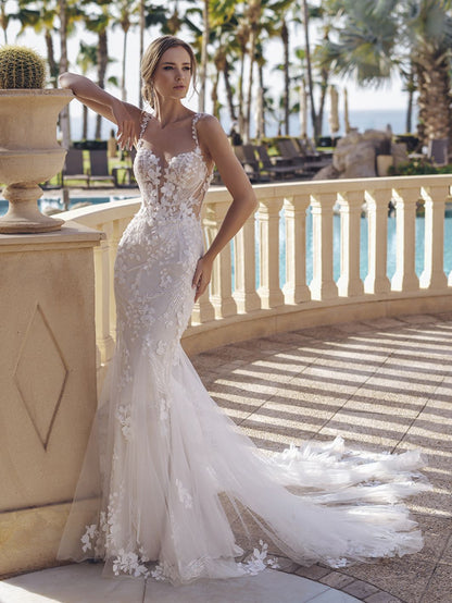 pros and cons of mermaid wedding dress How to Know If a Mermaid Wedding Dress Is Right for You