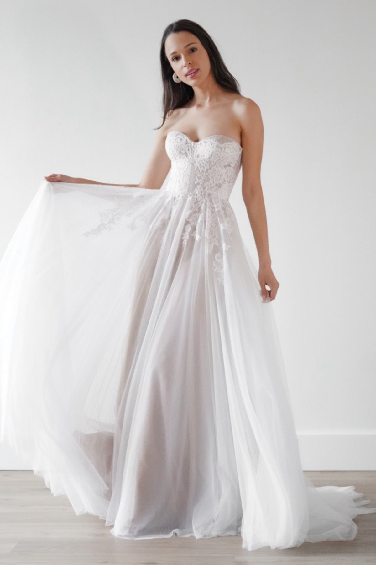 Jaislyn with Sleeves Wedding Dress