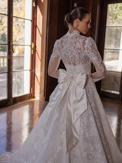 Timeless Lace Wedding Dress