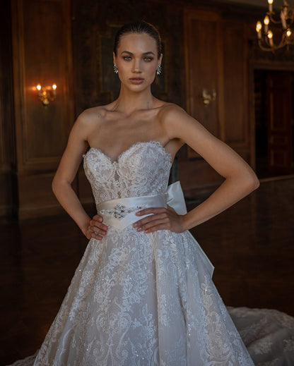 Timeless Lace Wedding Dress