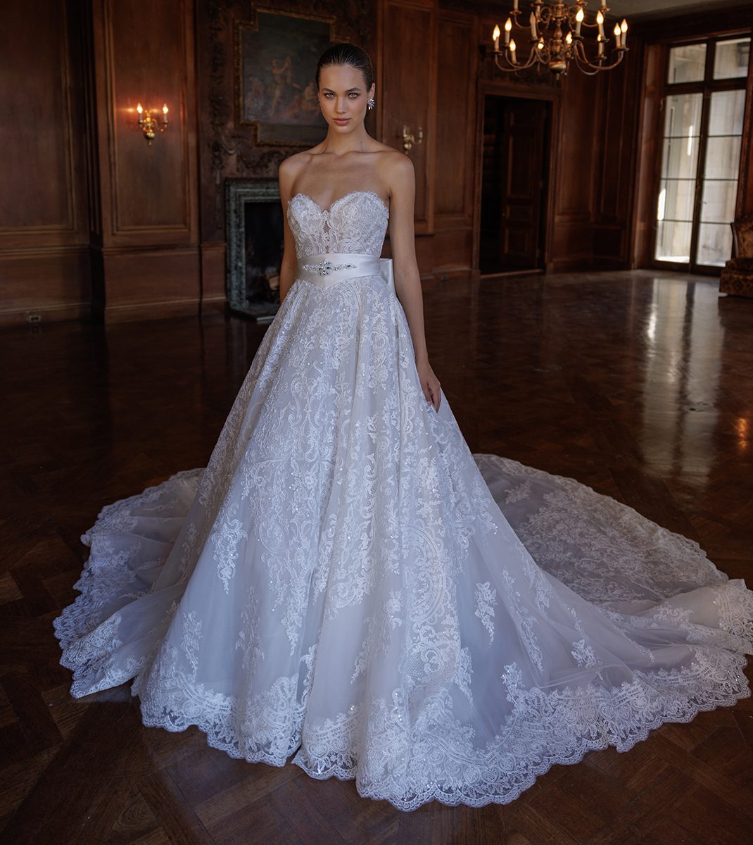 Timeless Lace Wedding Dress