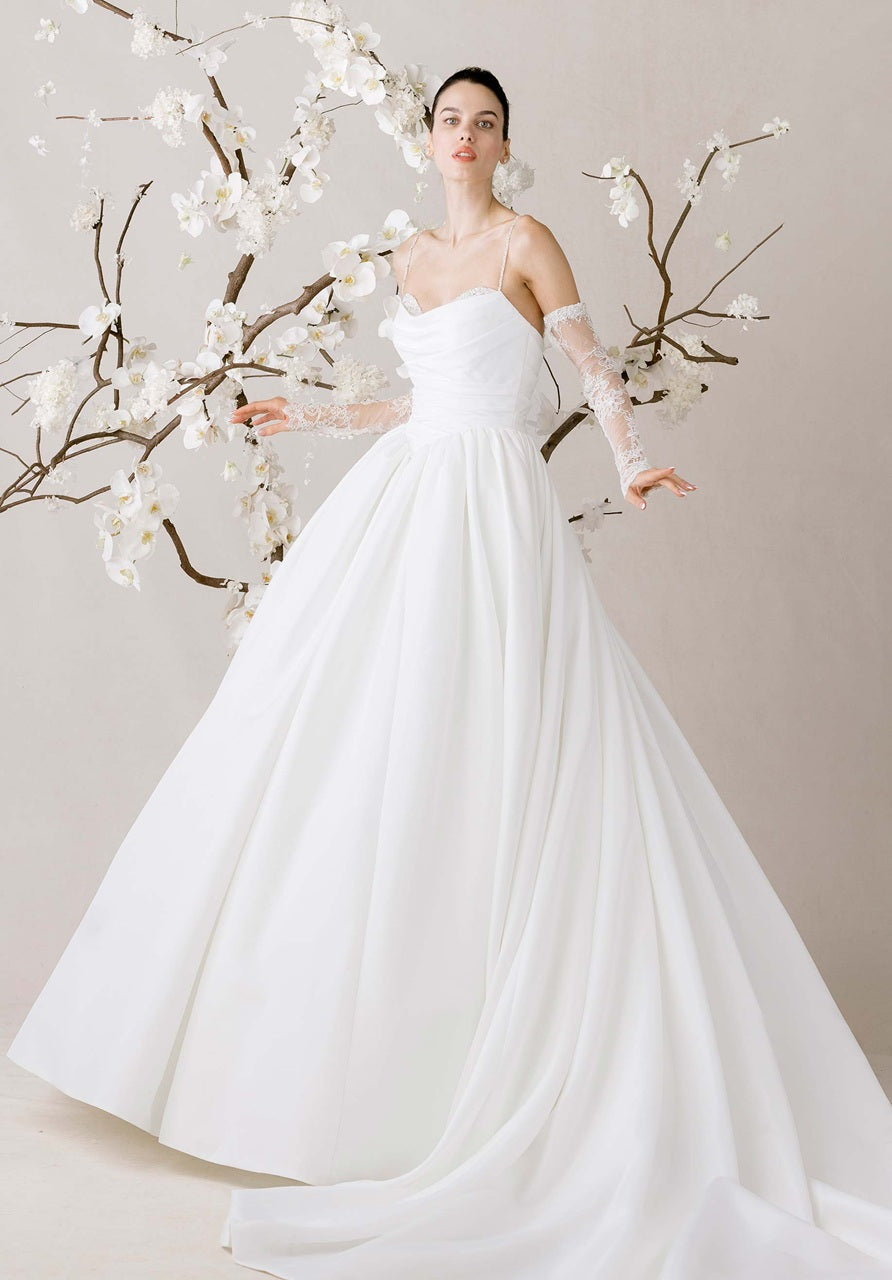 Élevé Wedding Dress