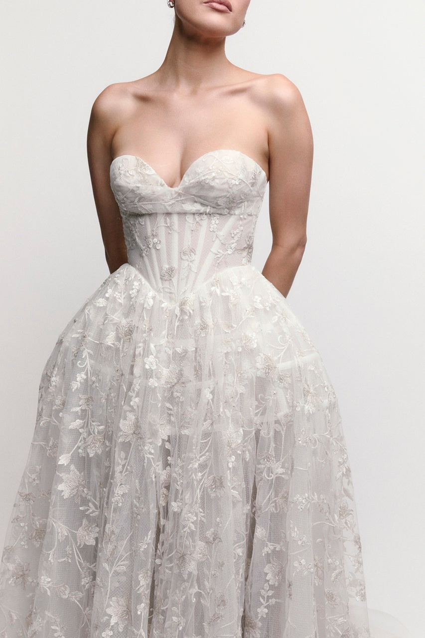 Annemieke with Pannier Wedding Dress