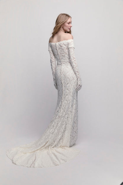 Franziska with Gloves Wedding Dress