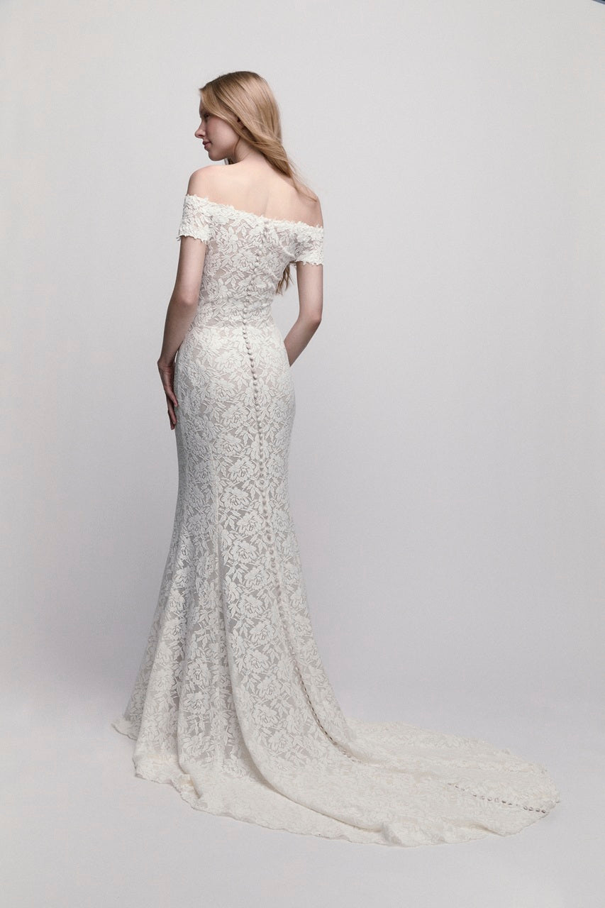 Franziska with Gloves Wedding Dress